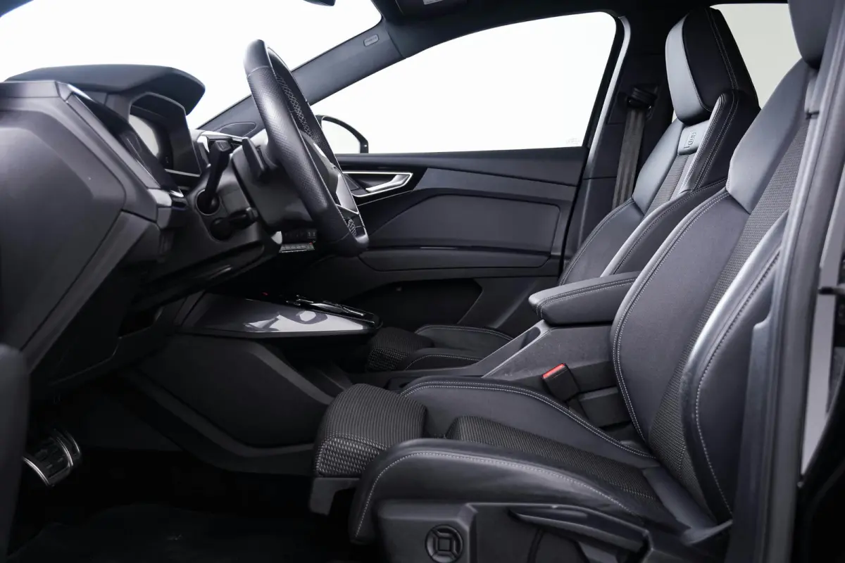 40 S edition 77 kWh Trekhaak - Panoramdak - Adaptieve Cruise Control - Comfortpakket - Assistentiepakket advanced - Dynamic pakket - Sportonderstel - Sportstoelen  - Privacy glas -