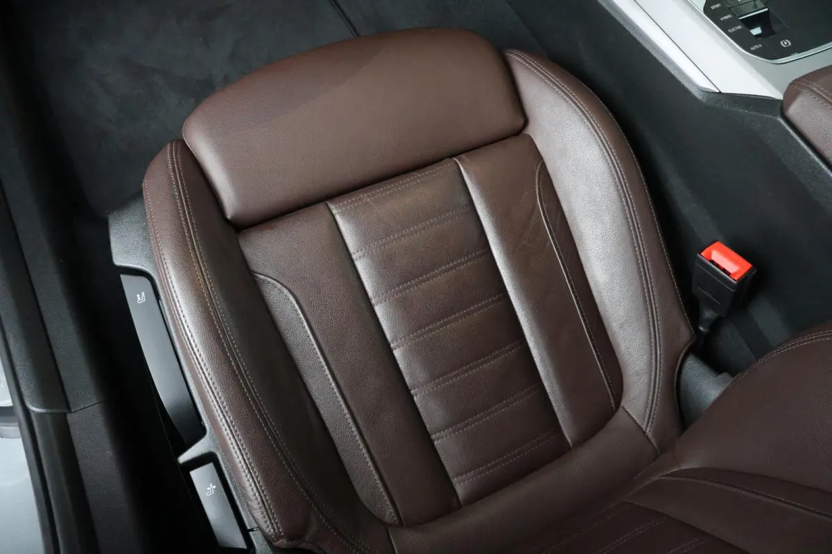 320e | SoH 98% | PDC | Cruise Control | Climate Control | Achteruitrijcamera | Leder |