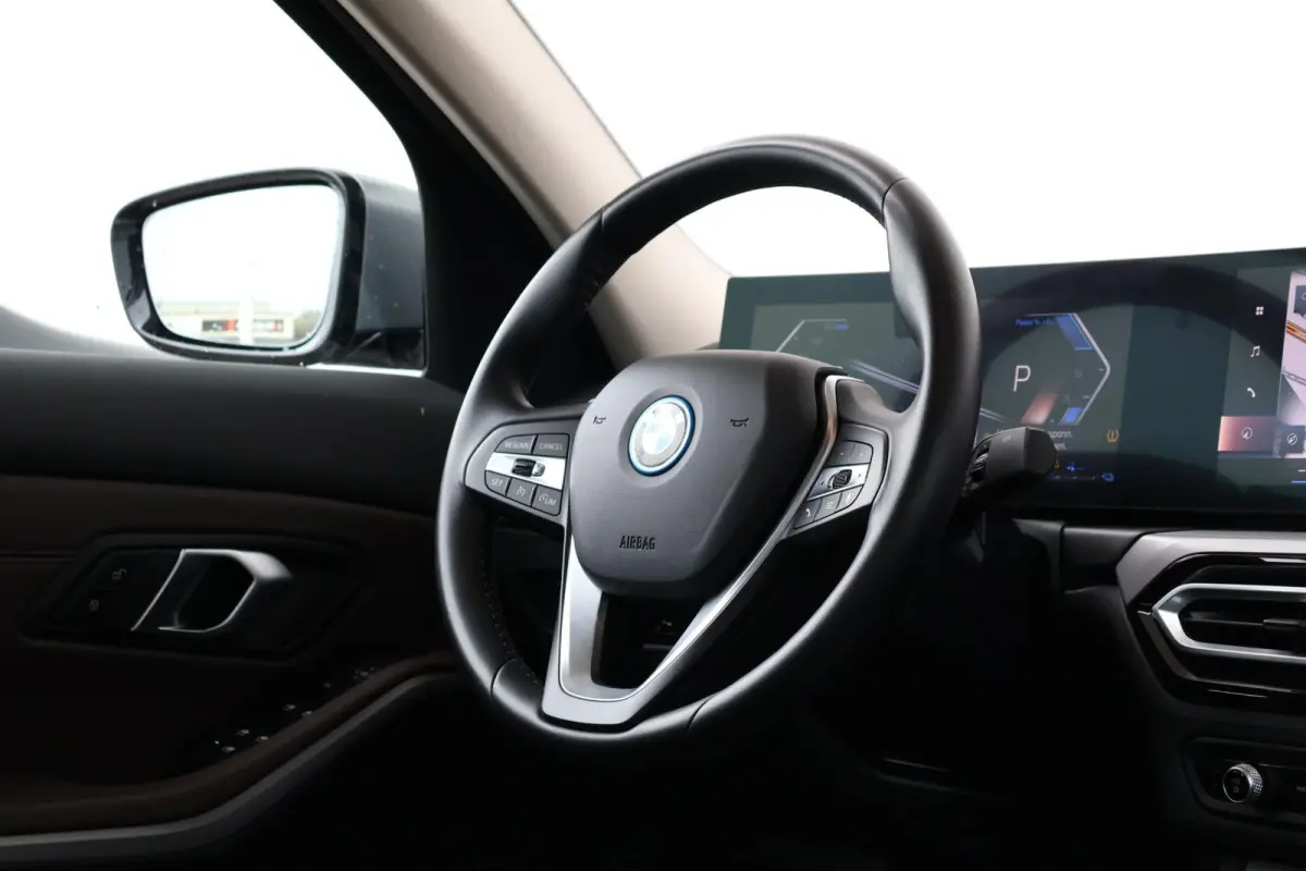 320e | SoH 98% | PDC | Cruise Control | Climate Control | Achteruitrijcamera | Leder |