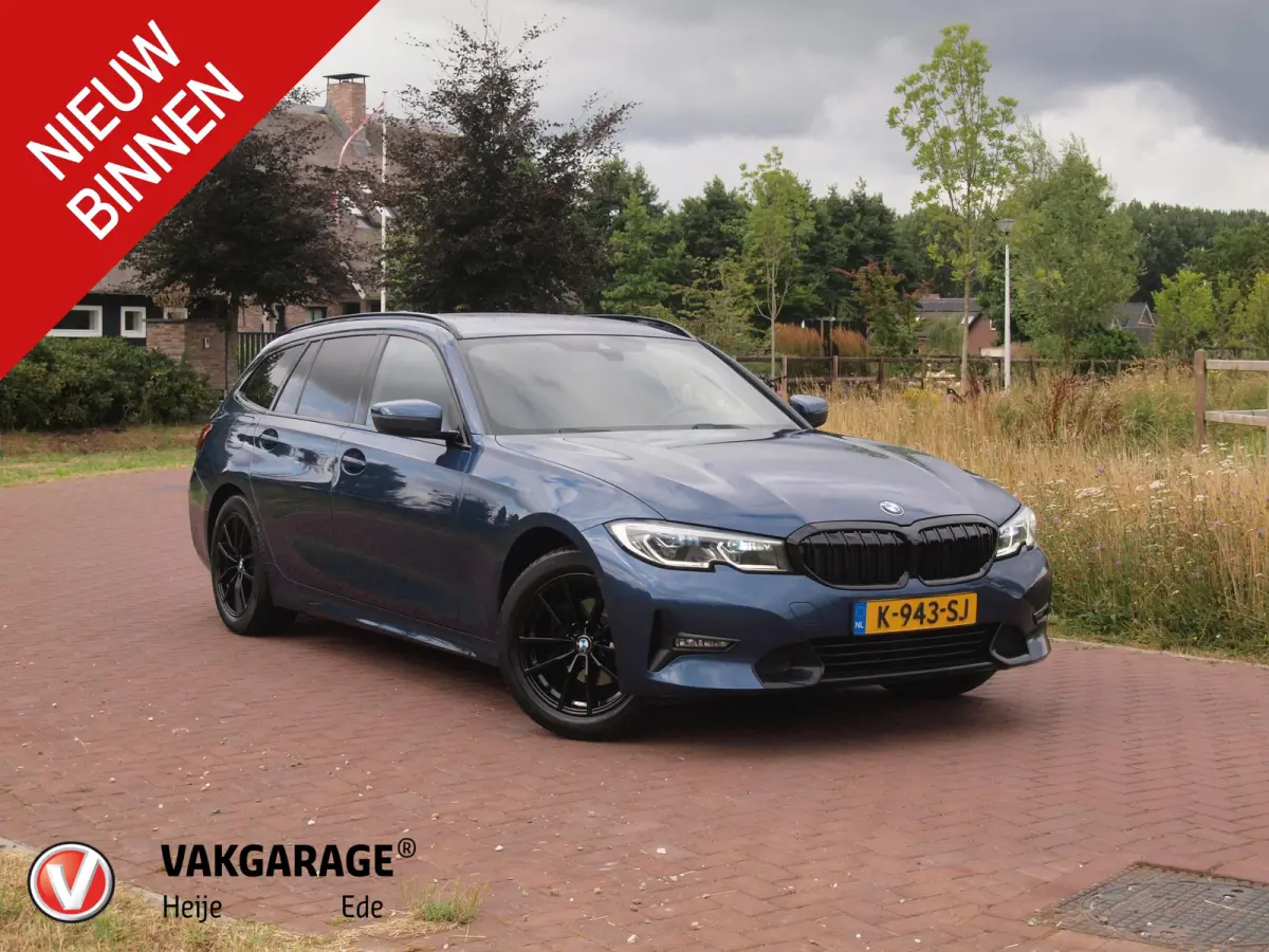 318i High Executive | Camera | Sfeerverlichting | Apple Carplay | LED-Laser | NL-Auto |