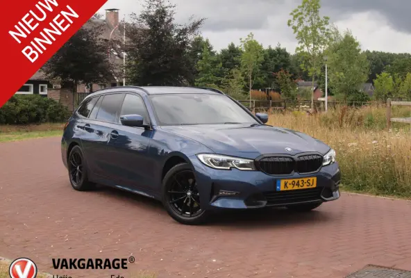 318i High Executive | Camera | Sfeerverlichting | Apple Carplay | LED-Laser | NL-Auto |