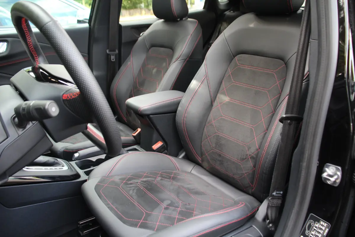 1.0 155 PK ST-line X AUTOMAAT | Panoramadak | Adaptieve cruise | Winter-pack | B&O Audio | Electrische achterklep | Full LED | Camera