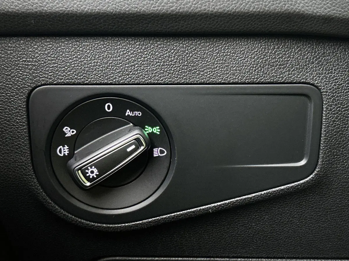 1.4 TSI eHybrid R-Line Business+ | SoH 88%  | Automaat | Panorama Schuif/Kantel Dak | All Season Banden | Digital Cockpit (PRO) | Navigatie | Carplay | Parkeercamera