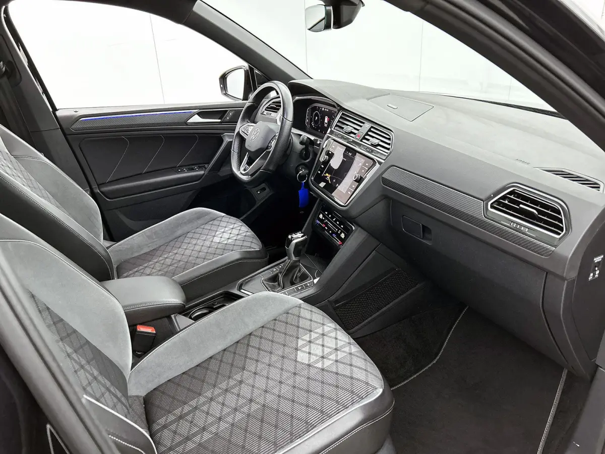 1.4 TSI eHybrid R-Line Business+ | SoH 88%  | Automaat | Panorama Schuif/Kantel Dak | All Season Banden | Digital Cockpit (PRO) | Navigatie | Carplay | Parkeercamera
