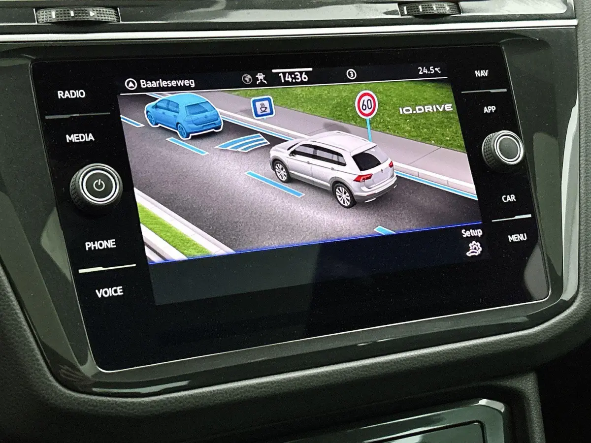 1.4 TSI eHybrid R-Line Business+ | SoH 88%  | Automaat | Panorama Schuif/Kantel Dak | All Season Banden | Digital Cockpit (PRO) | Navigatie | Carplay | Parkeercamera