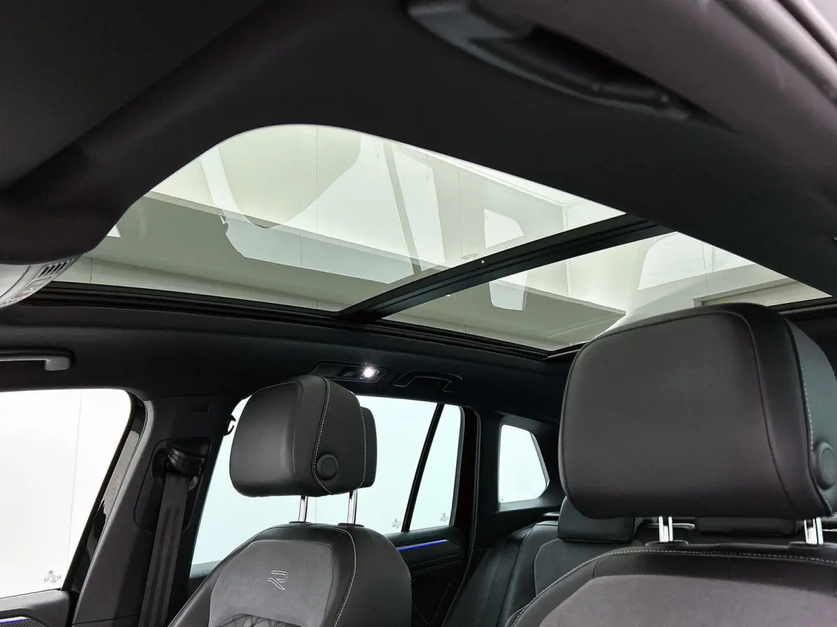 1.4 TSI eHybrid R-Line Business+ | SoH 88%  | Automaat | Panorama Schuif/Kantel Dak | All Season Banden | Digital Cockpit (PRO) | Navigatie | Carplay | Parkeercamera