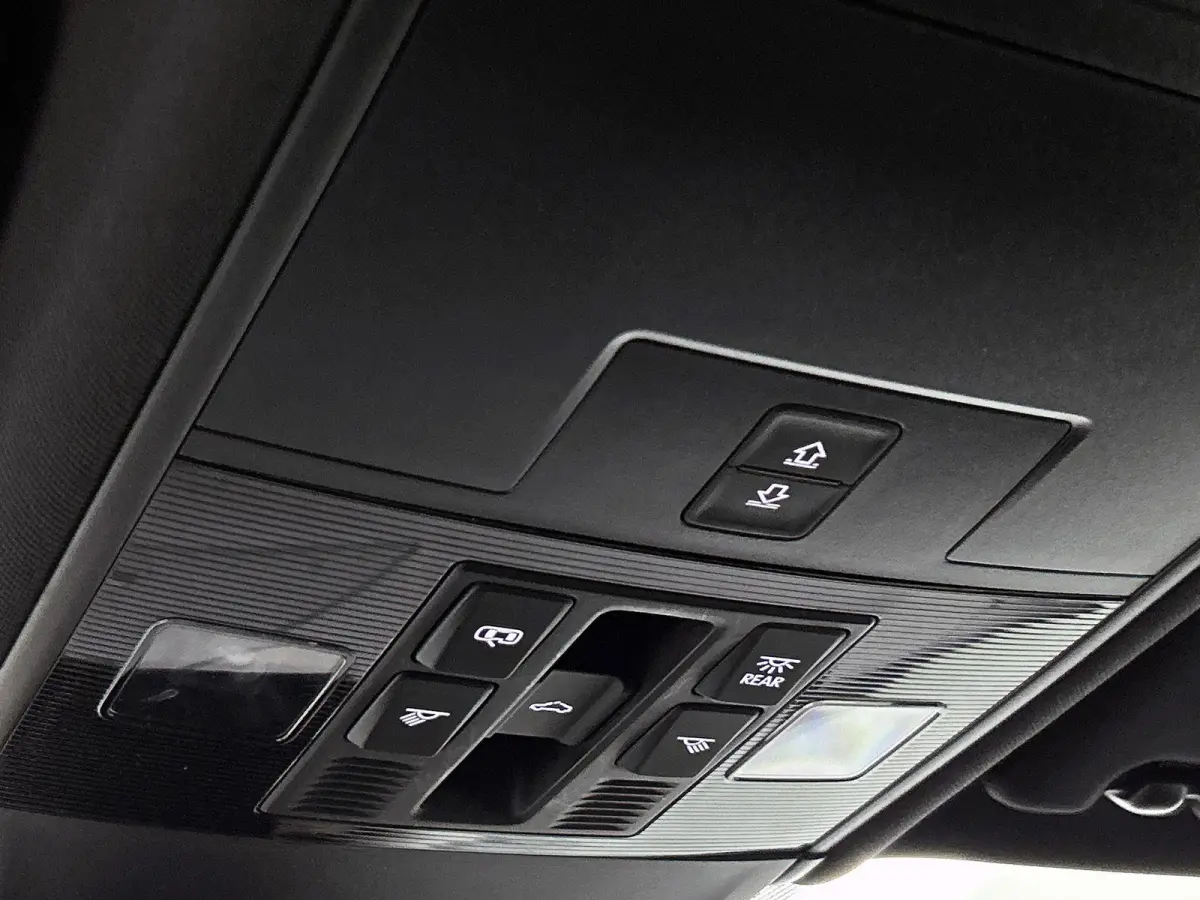 1.4 TSI eHybrid R-Line Business+ | SoH 88%  | Automaat | Panorama Schuif/Kantel Dak | All Season Banden | Digital Cockpit (PRO) | Navigatie | Carplay | Parkeercamera