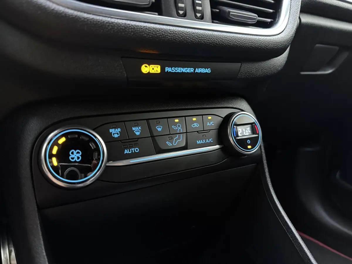 1.0 EcoBoost | 140PK | ST-Line | NAVIGATIE | CLIMATE CONTROL | CRUISE CONTROL |