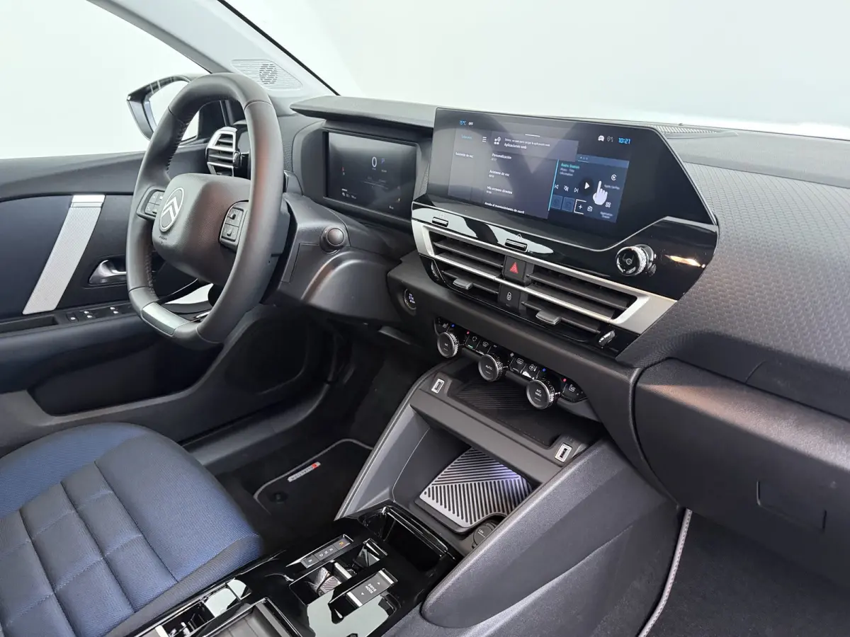 Collection - Elektrisch | Achteruitrijcamera met Top Rear Vision (180° weergave van ruimte achter de auto) | Automatische airconditioning met actief carbonfilter | Boordlader 11kW - 3 fasen