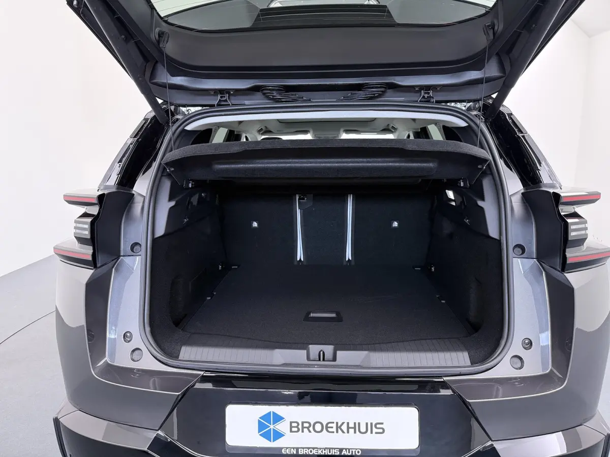 Max | Boordlader 7,4kW - 1 fase | Extra getinte achterste zijruiten en achterruit