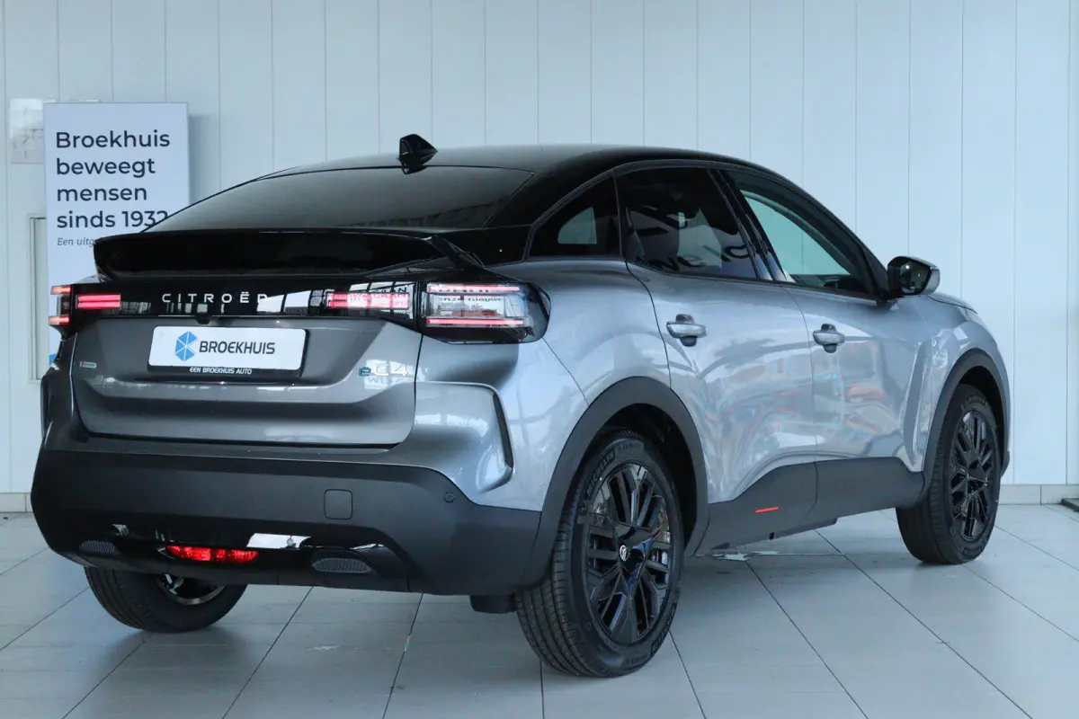 Collection - Elektrisch | Achteruitrijcamera met Top Rear Vision (180° weergave van ruimte achter de auto) | Automatische airconditioning met actief carbonfilter | Boordlader 11kW - 3 fasen