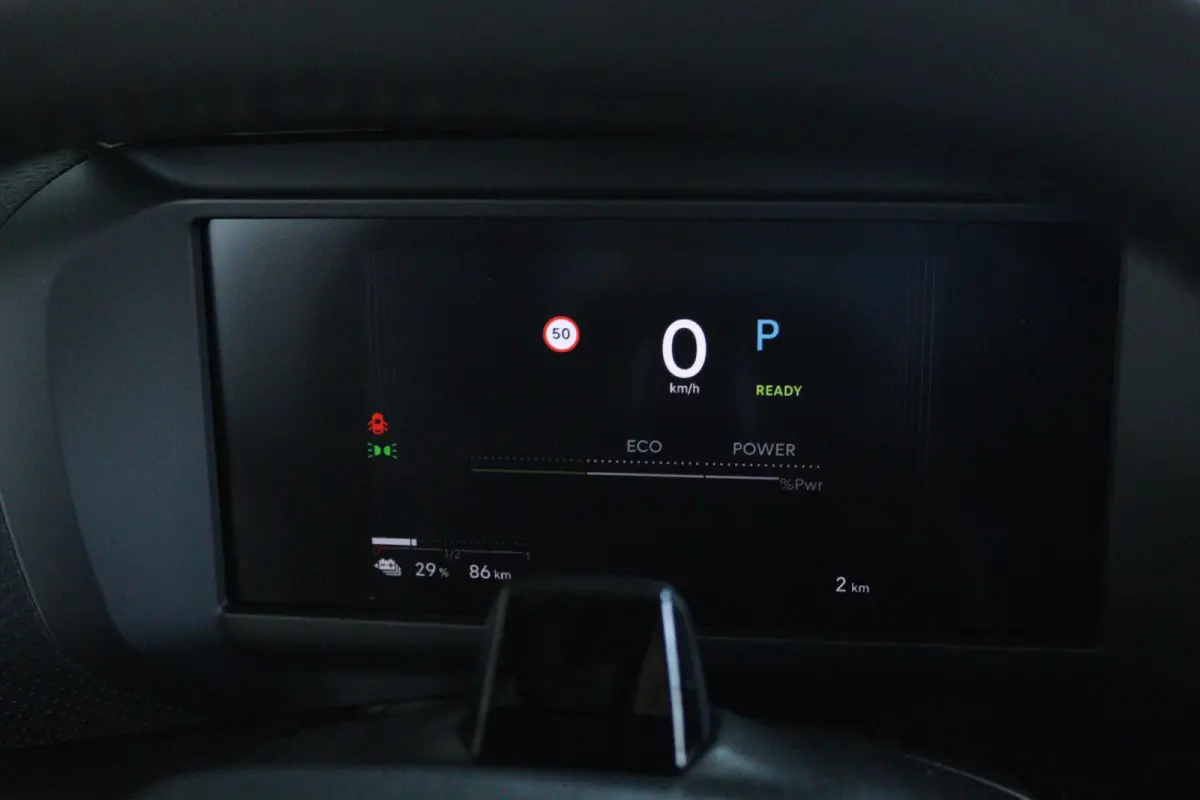 Collection - Elektrisch | Achteruitrijcamera met Top Rear Vision (180° weergave van ruimte achter de auto) | Automatische airconditioning met actief carbonfilter | Boordlader 11kW - 3 fasen