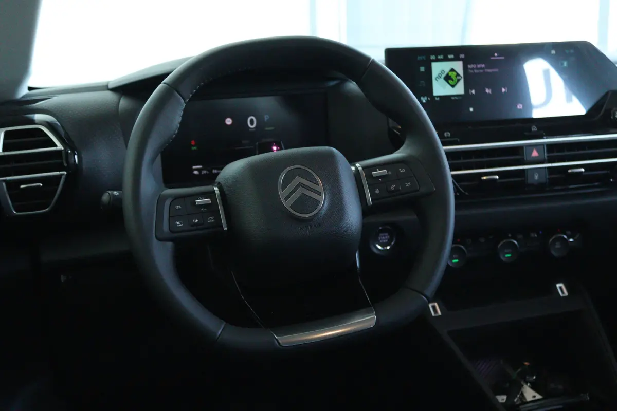 Collection - Elektrisch | Achteruitrijcamera met Top Rear Vision (180° weergave van ruimte achter de auto) | Automatische airconditioning met actief carbonfilter | Boordlader 11kW - 3 fasen