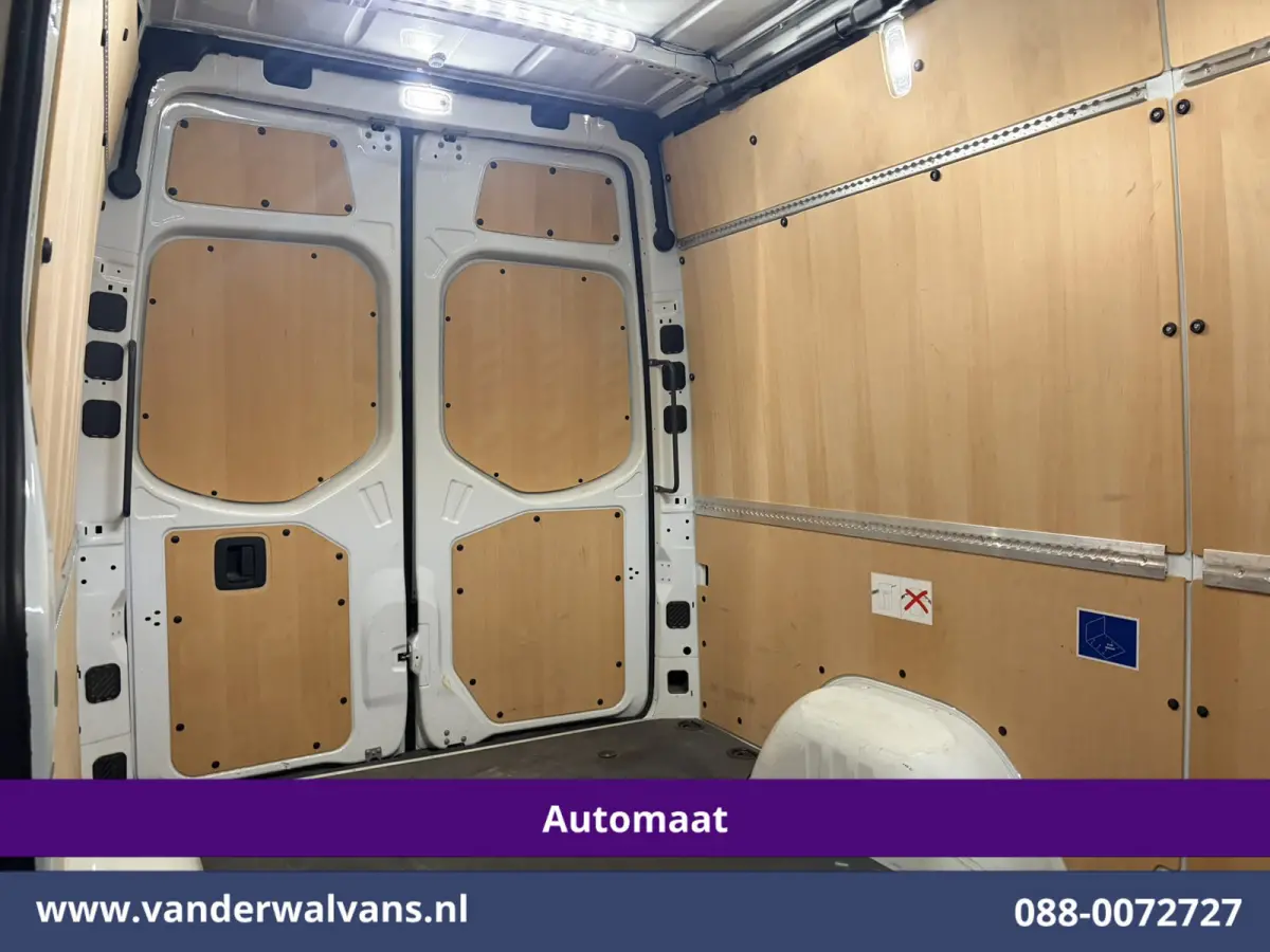 317 CDI 170pk 9G-Tronic Automaat L2H2 2025 model Euro6 Airco | Camera | Navigatie | Adaptieve Cruisecontrol | LED Chauffeursstoel, Stoelverwarming, Parkeersensoren, Bjrijdersbank