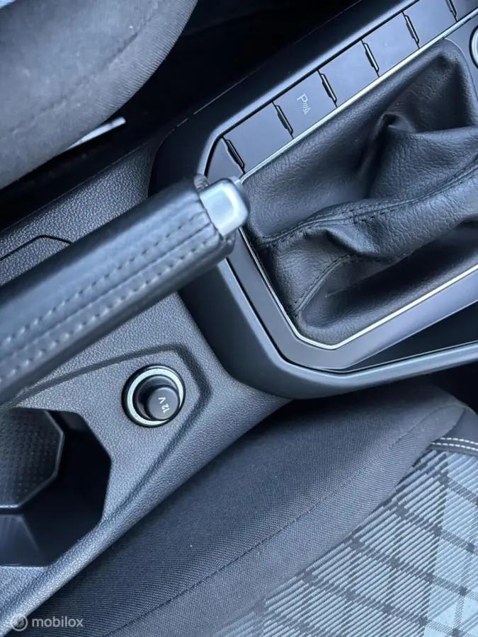 1.0 TSI R-Line 110 pk Panoschuifdak Navigatie DSG
