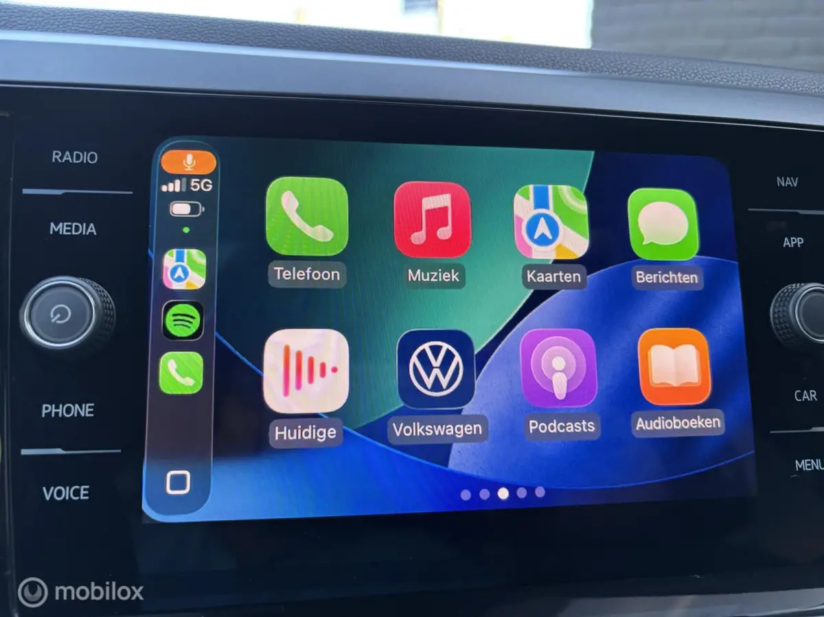 1.0 TSI R-Line 110 pk Panoschuifdak Navigatie DSG