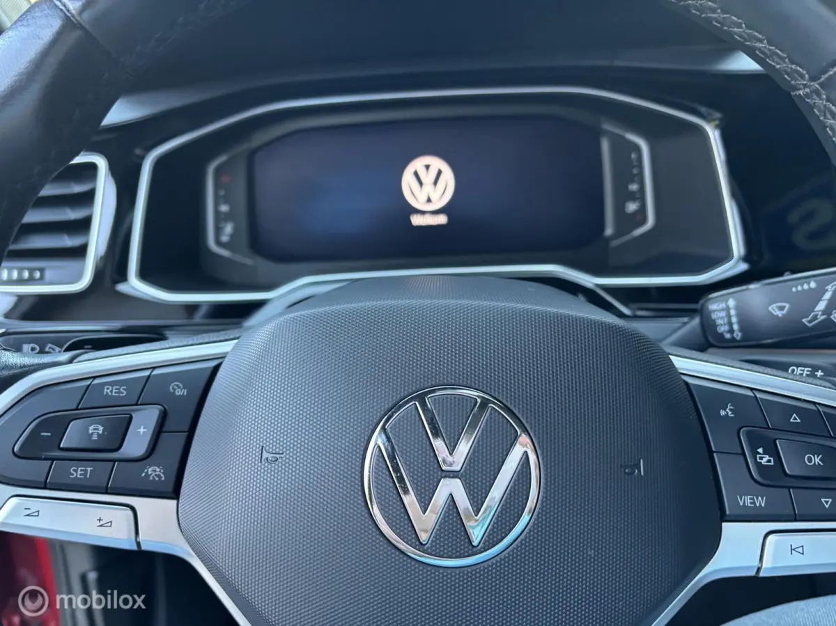 1.0 TSI R-Line 110 pk Panoschuifdak Navigatie DSG