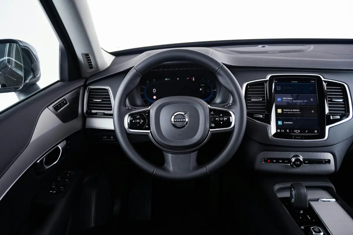 2.0 T8 Recharge AWD Plus Bright Trekhaak - Panoramadak - Adaptieve Cruise Control - Harman Kardon - Visual Park Assist - Stoelverwarming voor/achter - Verwarmbare voorruit - Getinte Ruiten -