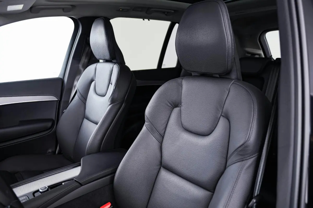 2.0 T8 Recharge AWD Plus Bright Trekhaak - Panoramadak - Adaptieve Cruise Control - Harman Kardon - Visual Park Assist - Stoelverwarming voor/achter - Verwarmbare voorruit - Getinte Ruiten -