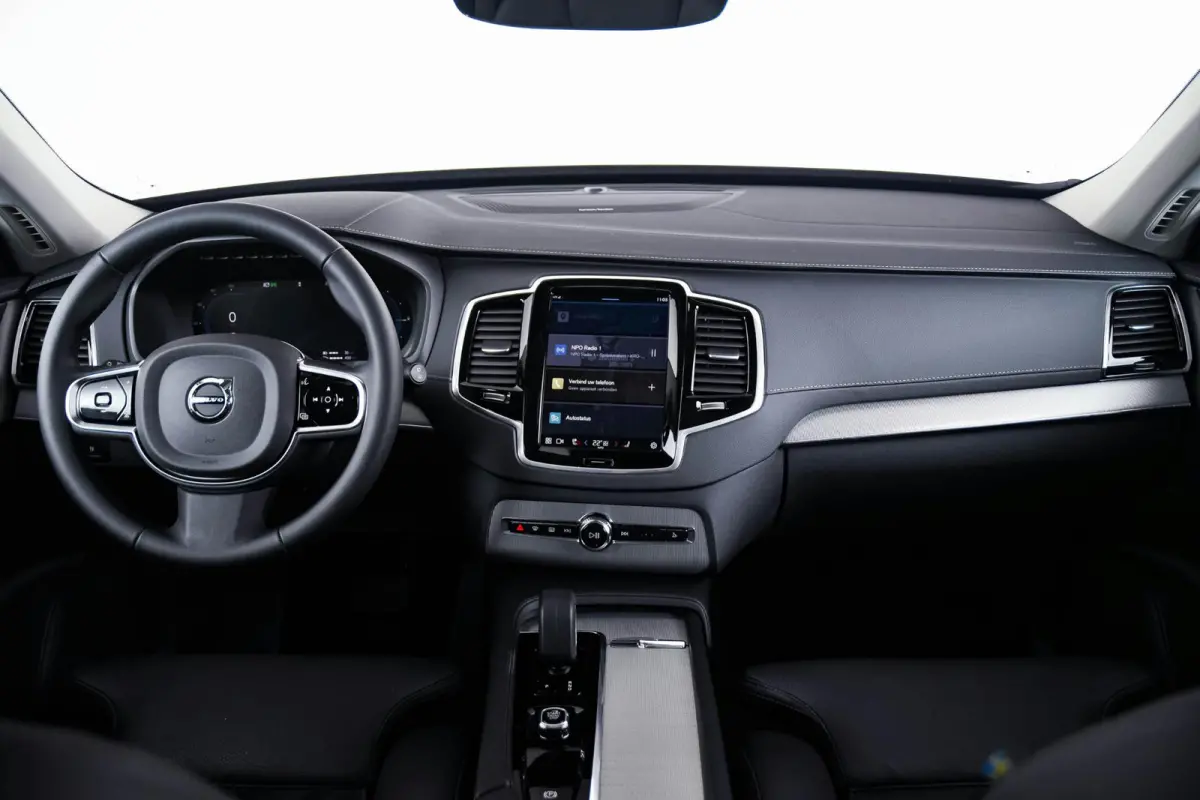 2.0 T8 Recharge AWD Plus Bright Trekhaak - Panoramadak - Adaptieve Cruise Control - Harman Kardon - Visual Park Assist - Stoelverwarming voor/achter - Verwarmbare voorruit - Getinte Ruiten -