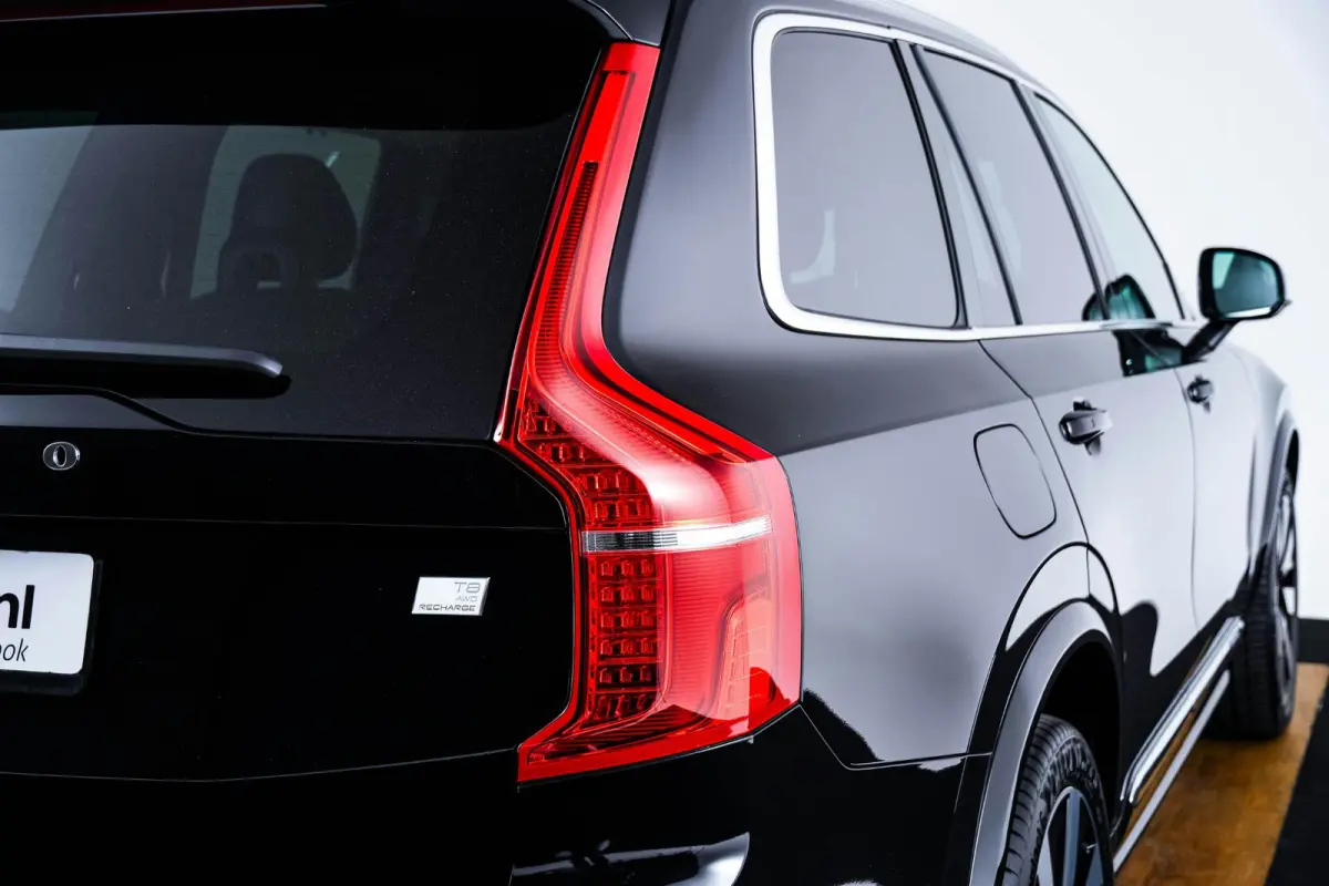 2.0 T8 Recharge AWD Plus Bright Trekhaak - Panoramadak - Adaptieve Cruise Control - Harman Kardon - Visual Park Assist - Stoelverwarming voor/achter - Verwarmbare voorruit - Getinte Ruiten -