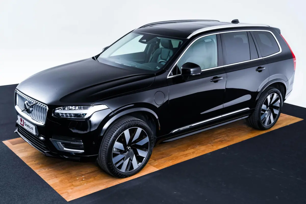 2.0 T8 Recharge AWD Plus Bright Trekhaak - Panoramadak - Adaptieve Cruise Control - Harman Kardon - Visual Park Assist - Stoelverwarming voor/achter - Verwarmbare voorruit - Getinte Ruiten -