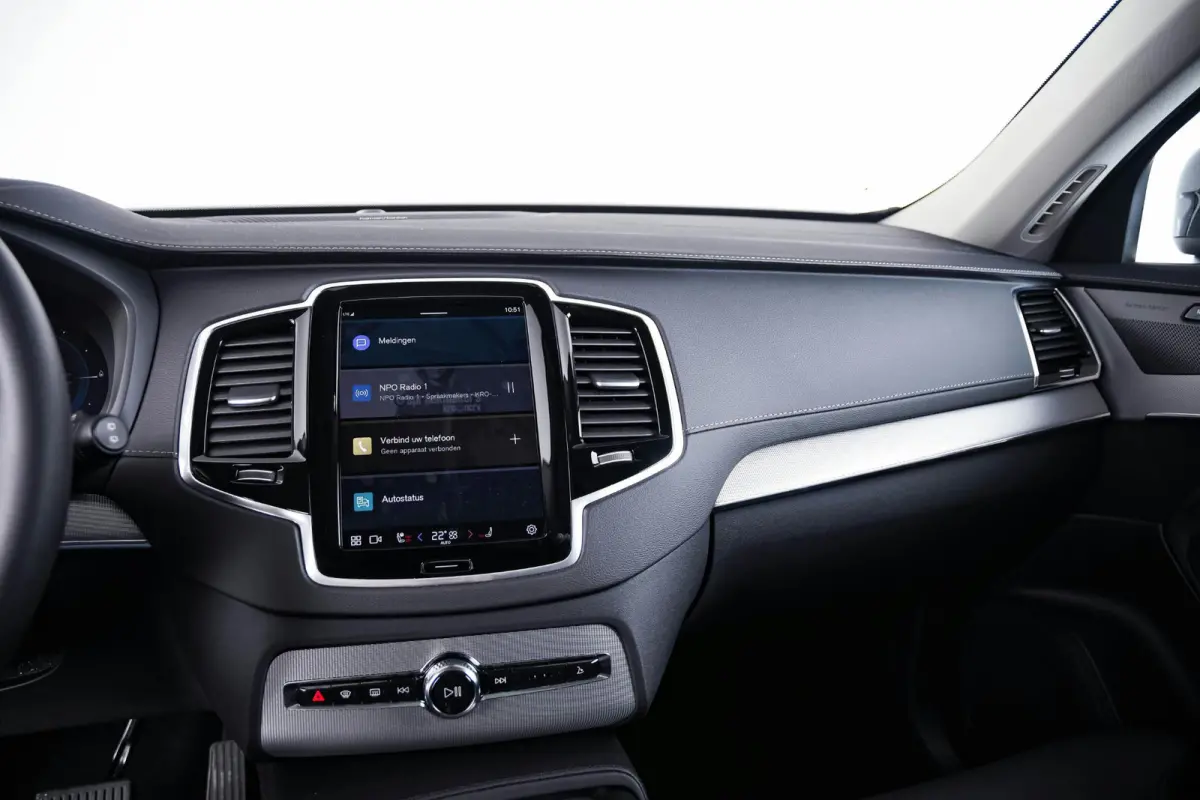 2.0 T8 Recharge AWD Plus Bright Trekhaak - Panoramadak - Adaptieve Cruise Control - Harman Kardon - Visual Park Assist - Stoelverwarming voor/achter - Verwarmbare voorruit - Getinte Ruiten -