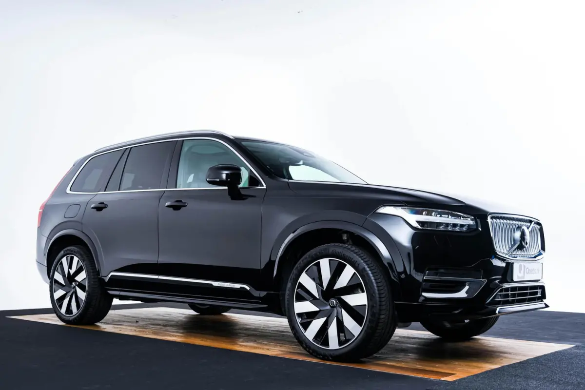 2.0 T8 Recharge AWD Plus Bright Trekhaak - Panoramadak - Adaptieve Cruise Control - Harman Kardon - Visual Park Assist - Stoelverwarming voor/achter - Verwarmbare voorruit - Getinte Ruiten -