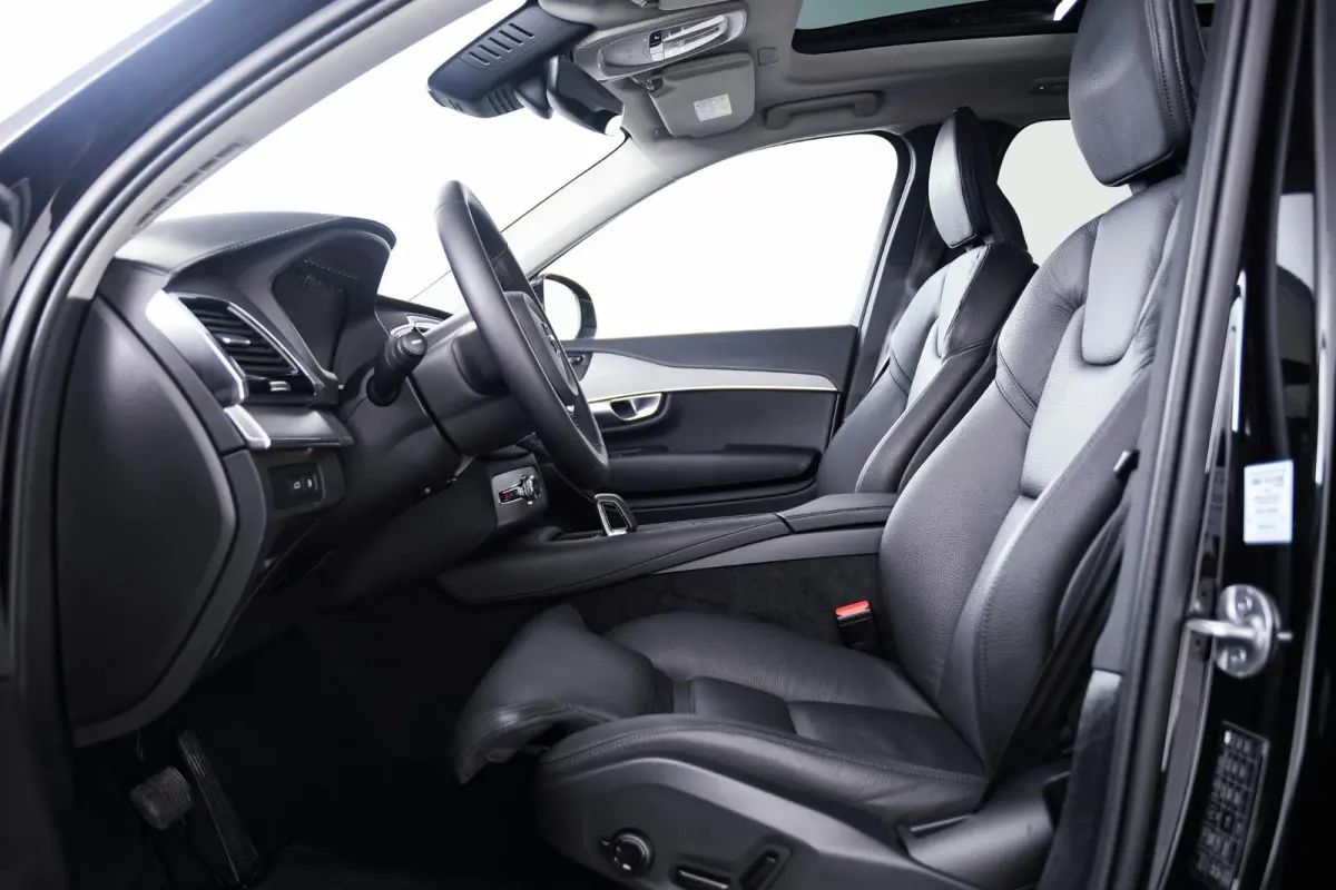 2.0 T8 Recharge AWD Plus Bright Trekhaak - Panoramadak - Adaptieve Cruise Control - Harman Kardon - Visual Park Assist - Stoelverwarming voor/achter - Verwarmbare voorruit - Getinte Ruiten -