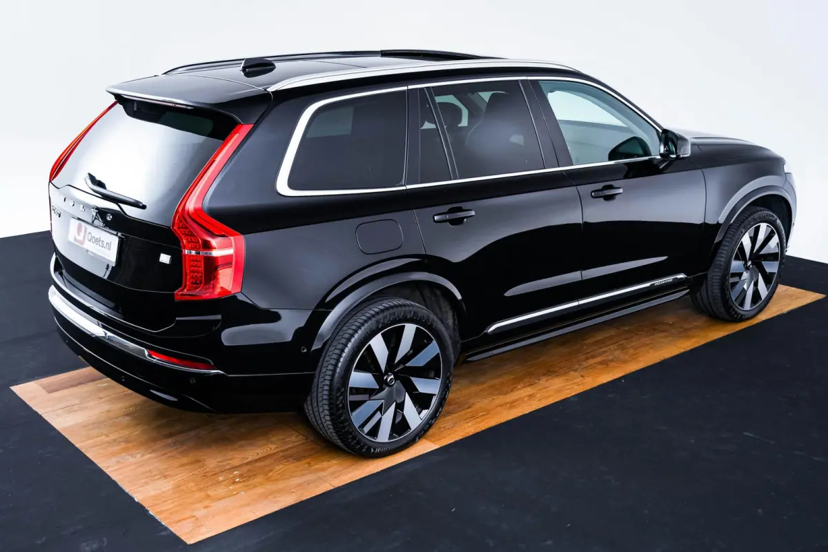 2.0 T8 Recharge AWD Plus Bright Trekhaak - Panoramadak - Adaptieve Cruise Control - Harman Kardon - Visual Park Assist - Stoelverwarming voor/achter - Verwarmbare voorruit - Getinte Ruiten -