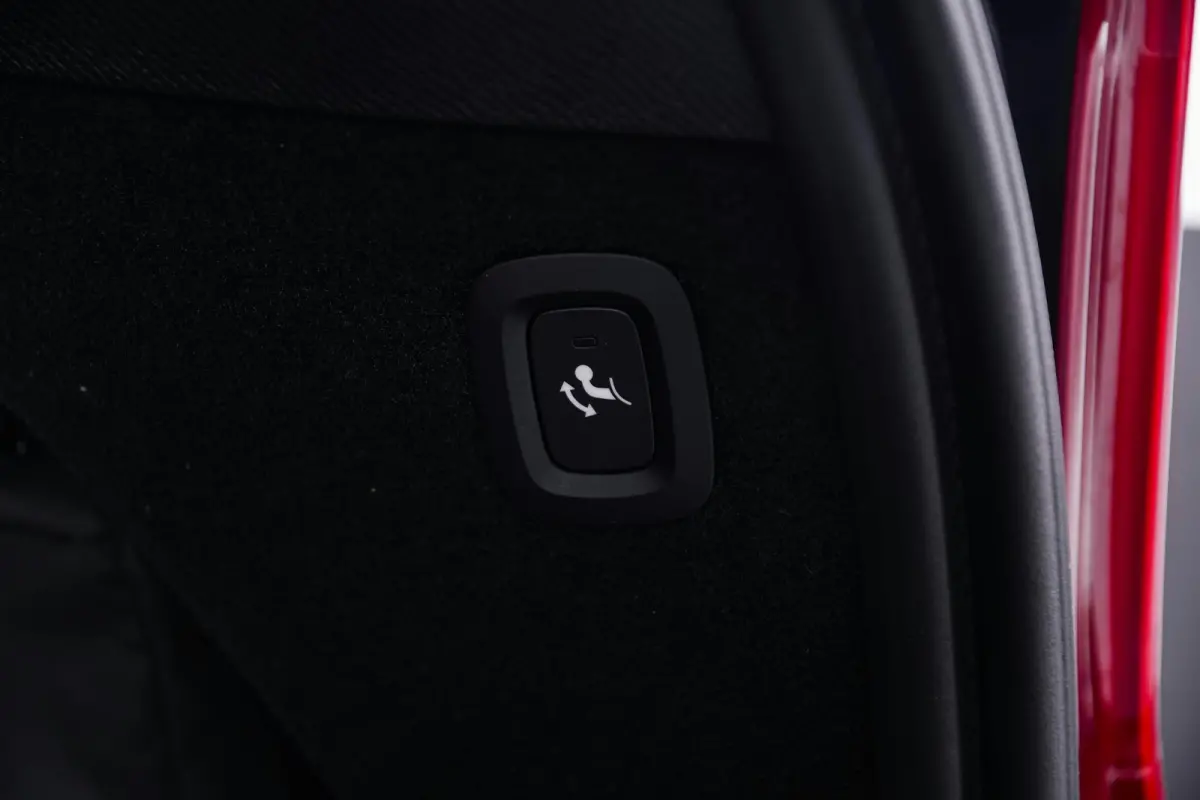 2.0 T8 Recharge AWD Plus Bright Trekhaak - Panoramadak - Adaptieve Cruise Control - Harman Kardon - Visual Park Assist - Stoelverwarming voor/achter - Verwarmbare voorruit - Getinte Ruiten -