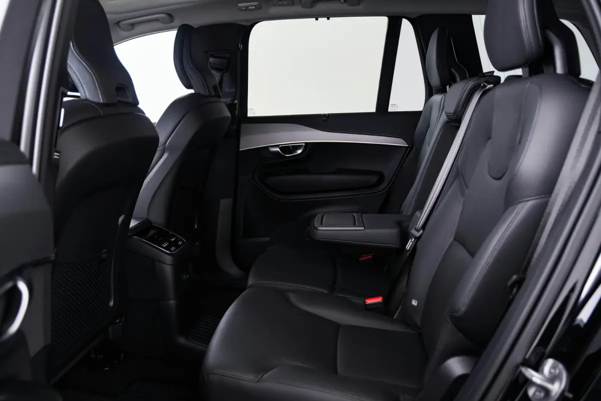 2.0 T8 Recharge AWD Plus Bright Trekhaak - Panoramadak - Adaptieve Cruise Control - Harman Kardon - Visual Park Assist - Stoelverwarming voor/achter - Verwarmbare voorruit - Getinte Ruiten -