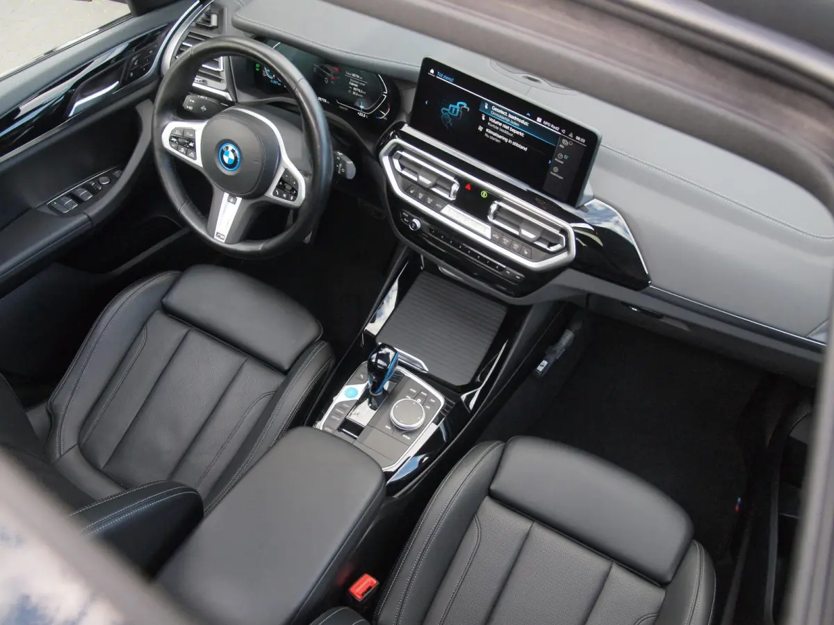 Executive 80 kWh | Facelift Model | Shadow Line | Panoramadak | Camera | Sfeerverlichting | NL-Auto |