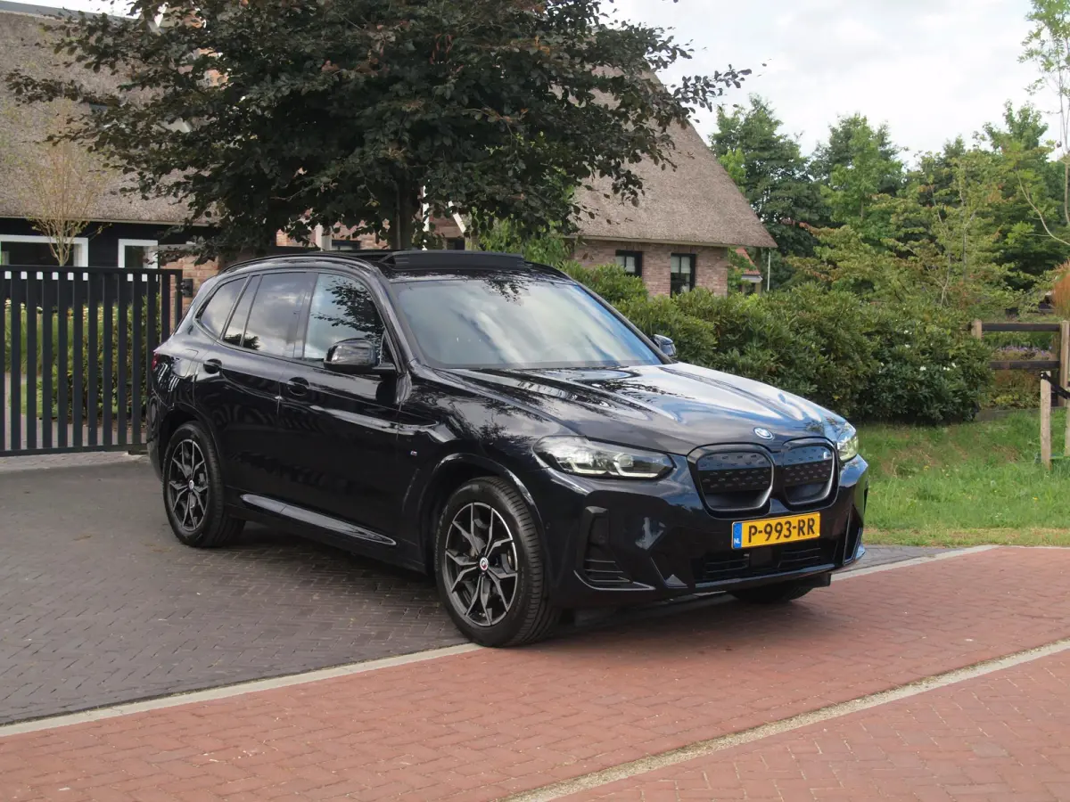 Executive 80 kWh | Facelift Model | Shadow Line | Panoramadak | Camera | Sfeerverlichting | NL-Auto |