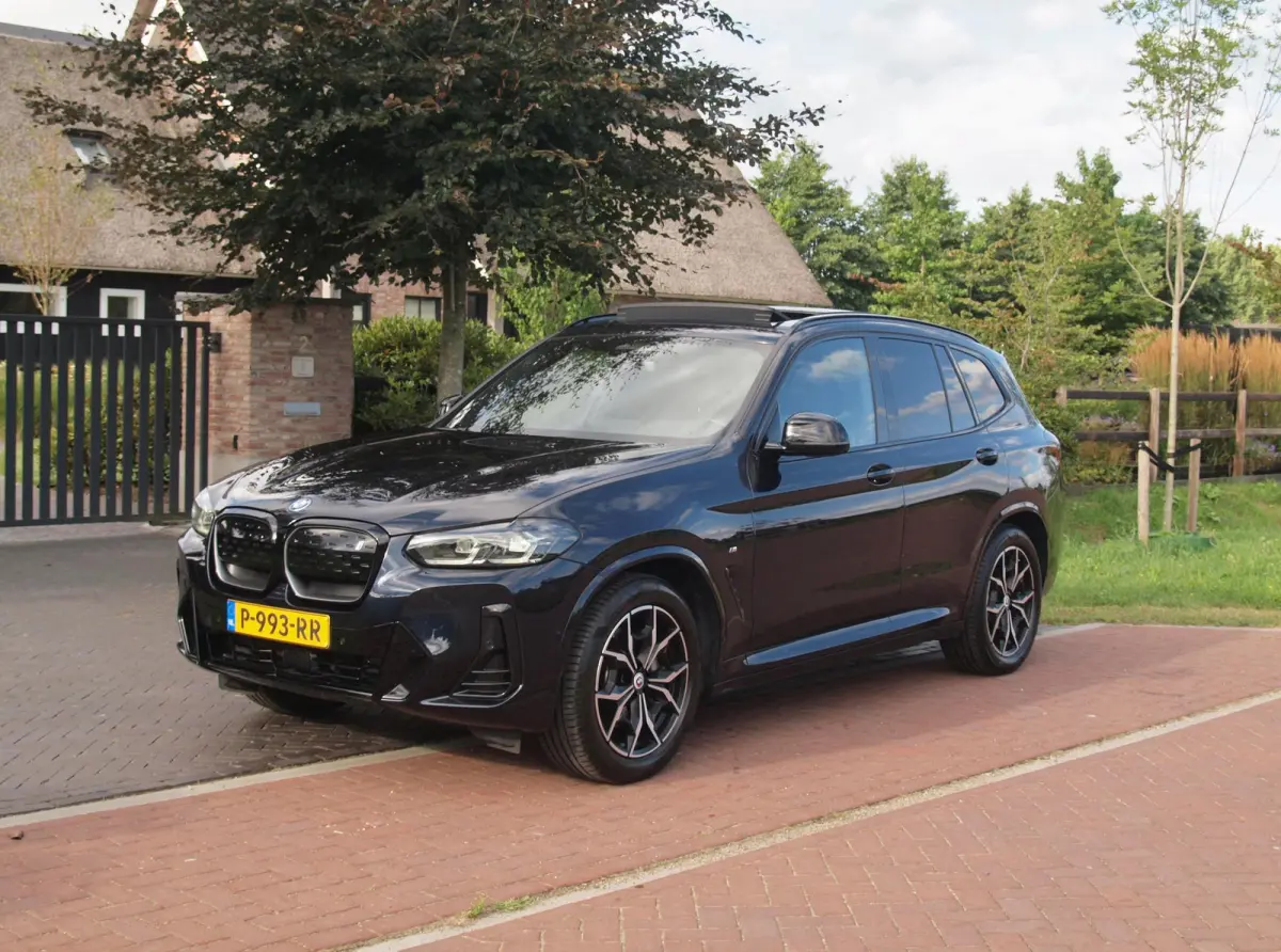 Executive 80 kWh | Facelift Model | Shadow Line | Panoramadak | Camera | Sfeerverlichting | NL-Auto |