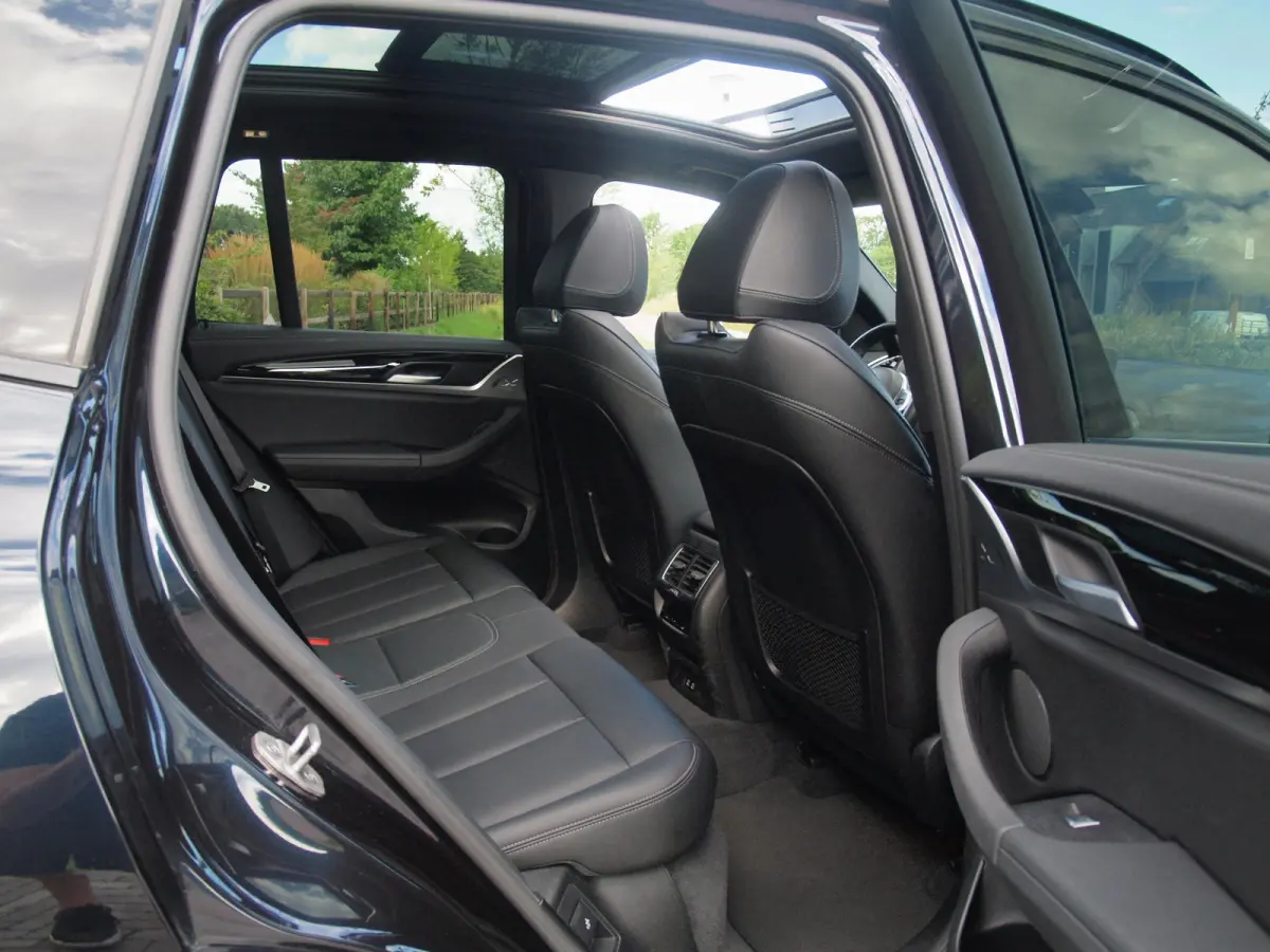 Executive 80 kWh | Facelift Model | Shadow Line | Panoramadak | Camera | Sfeerverlichting | NL-Auto |