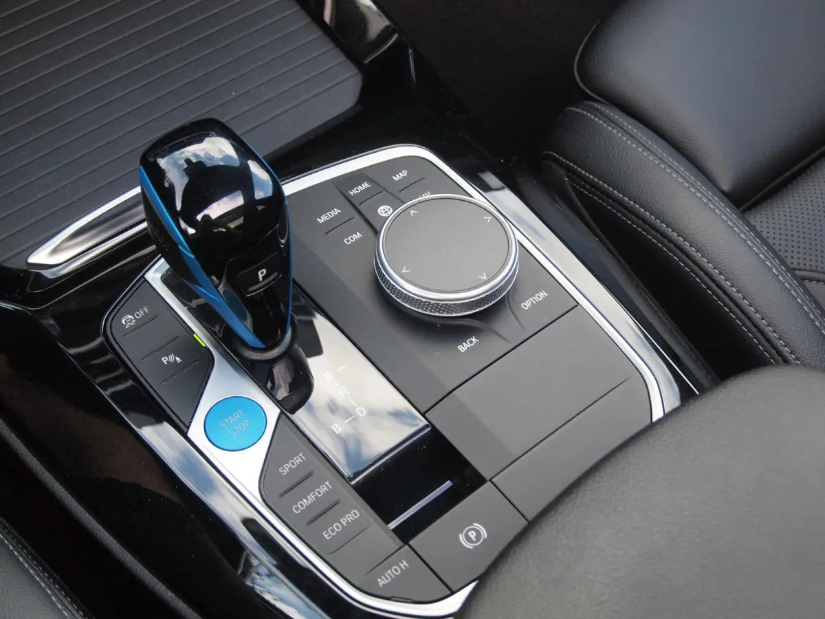Executive 80 kWh | Facelift Model | Shadow Line | Panoramadak | Camera | Sfeerverlichting | NL-Auto |