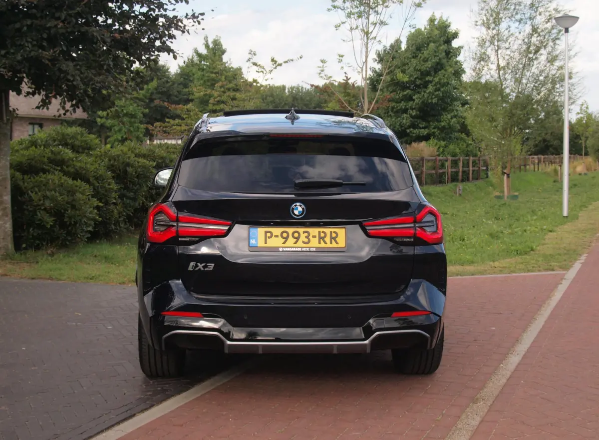 Executive 80 kWh | Facelift Model | Shadow Line | Panoramadak | Camera | Sfeerverlichting | NL-Auto |