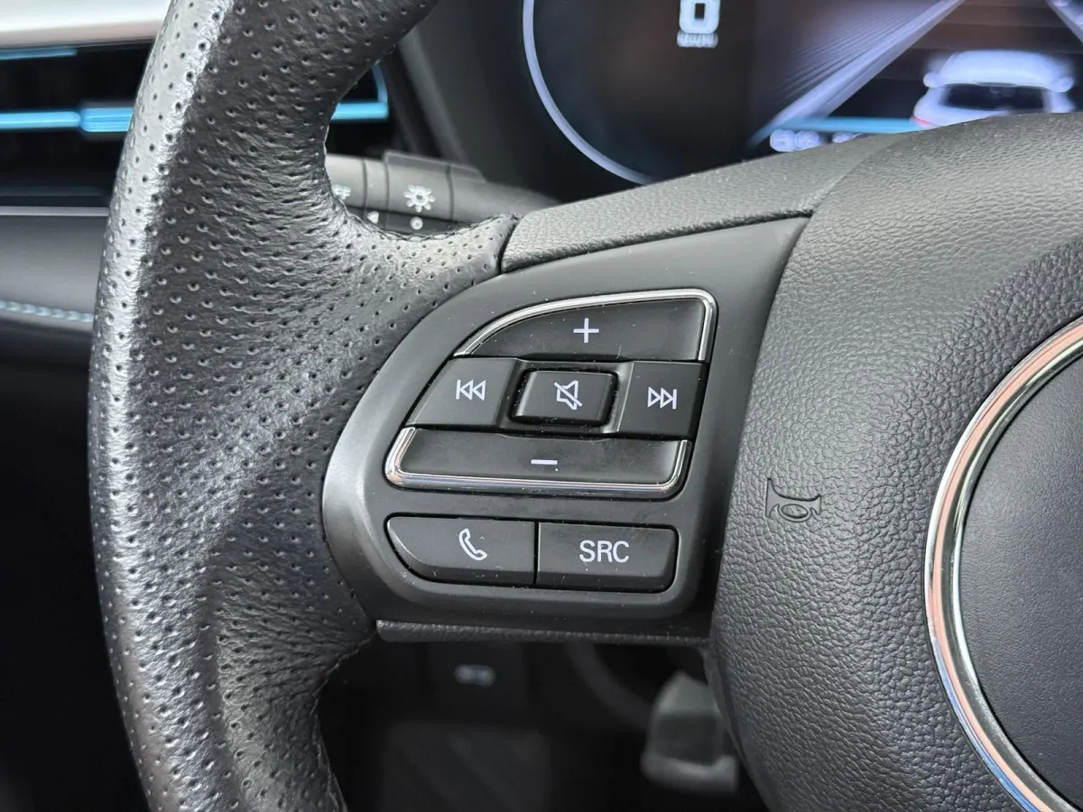 MG5 Electric Long Range Comfort 61 kWh VAN:24.900,- VOOR:21.877,- UW HERFSTVOORDEEL:3.023,- SOH 96% | ACHTERUITRIJCAMERA | ADAPTIVE CRUISE CONTROL | STOEL & STUURVERWARMING | MG DEALER ONDER