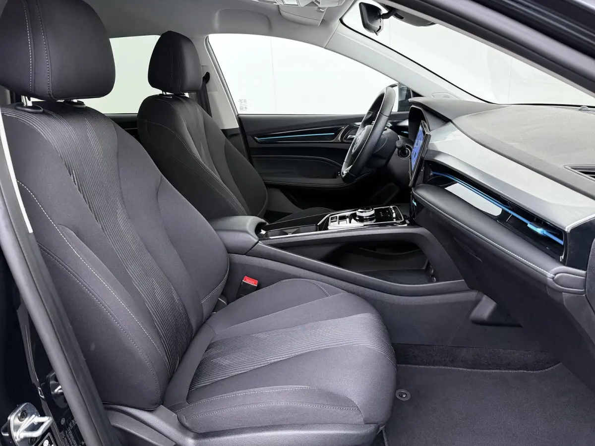 MG5 Electric Long Range Comfort 61 kWh VAN:24.900,- VOOR:21.877,- UW HERFSTVOORDEEL:3.023,- SOH 96% | ACHTERUITRIJCAMERA | ADAPTIVE CRUISE CONTROL | STOEL & STUURVERWARMING | MG DEALER ONDER