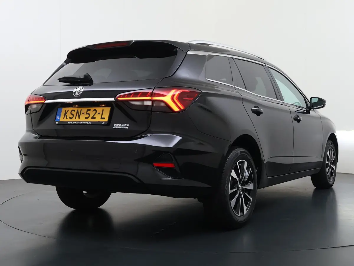 MG5 Electric Long Range Comfort 61 kWh VAN:24.900,- VOOR:21.877,- UW HERFSTVOORDEEL:3.023,- SOH 96% | ACHTERUITRIJCAMERA | ADAPTIVE CRUISE CONTROL | STOEL & STUURVERWARMING | MG DEALER ONDER