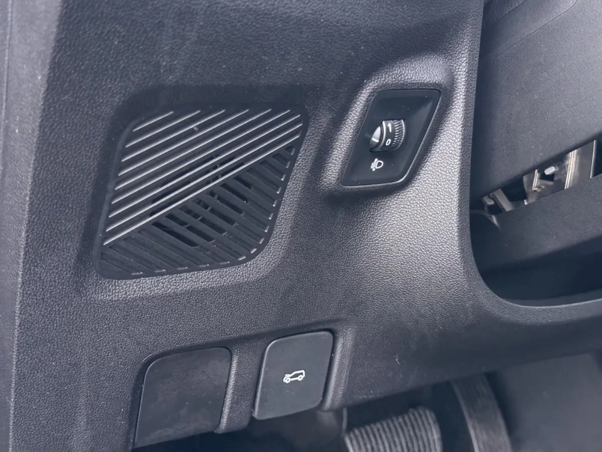 MG5 Electric Long Range Comfort 61 kWh VAN:24.900,- VOOR:21.877,- UW HERFSTVOORDEEL:3.023,- SOH 96% | ACHTERUITRIJCAMERA | ADAPTIVE CRUISE CONTROL | STOEL & STUURVERWARMING | MG DEALER ONDER