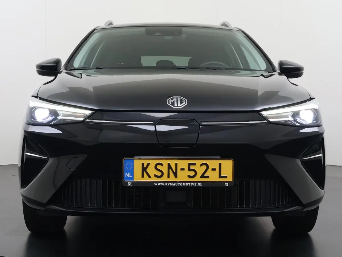 MG5 Electric Long Range Comfort 61 kWh VAN:24.900,- VOOR:21.877,- UW HERFSTVOORDEEL:3.023,- SOH 96% | ACHTERUITRIJCAMERA | ADAPTIVE CRUISE CONTROL | STOEL & STUURVERWARMING | MG DEALER ONDER