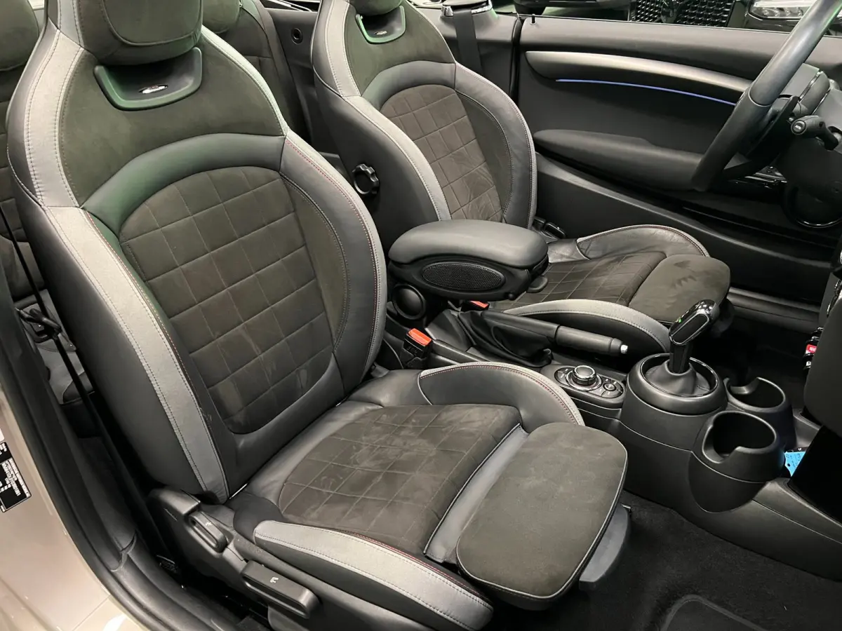 2.0 S JCW 18'' JCW-STOELEN/NAVI/H-UP/H-KARDON/CAM/DAB/CARPLAY///