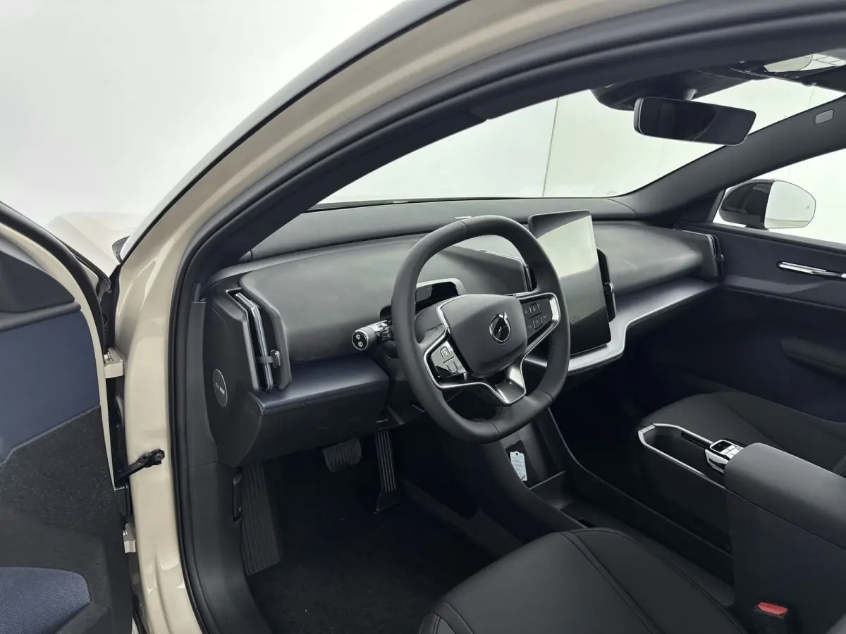P5 Long Range Ultra Europa 69 kWh | Apple Carplay/Android Auto|telefoonintegratie premium | Dodehoekdetectie met correctie | Draadloze telefoonlader
