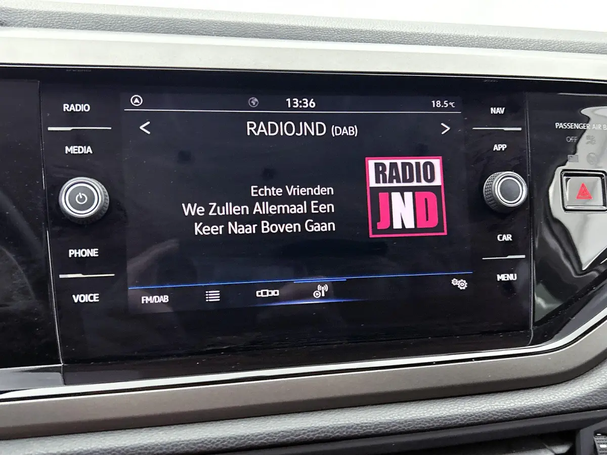 1.0 TSI R-Line Edition 95 PK | R-Line | Apple Carplay | Android Auto | Adaptive Cruise Control | Climatic | Lichtmetalen velgen | LED dagrijverlichting |
