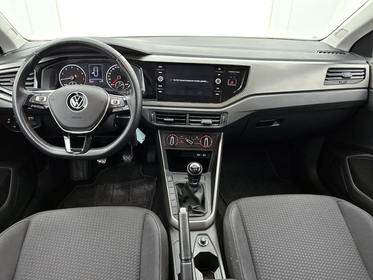 1.0 TSI R-Line Edition 95 PK | R-Line | Apple Carplay | Android Auto | Adaptive Cruise Control | Climatic | Lichtmetalen velgen | LED dagrijverlichting |