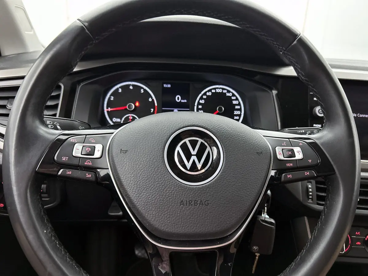1.0 TSI R-Line Edition 95 PK | R-Line | Apple Carplay | Android Auto | Adaptive Cruise Control | Climatic | Lichtmetalen velgen | LED dagrijverlichting |