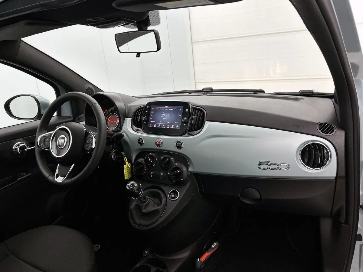 1.0 Hybrid Dolcevita Finale 69 PK | 1e eigenaar | Panoramadak | Apple carplay | Android auto | Airco | Parkeersensoren | Lichtmetalen velgen | DAB |