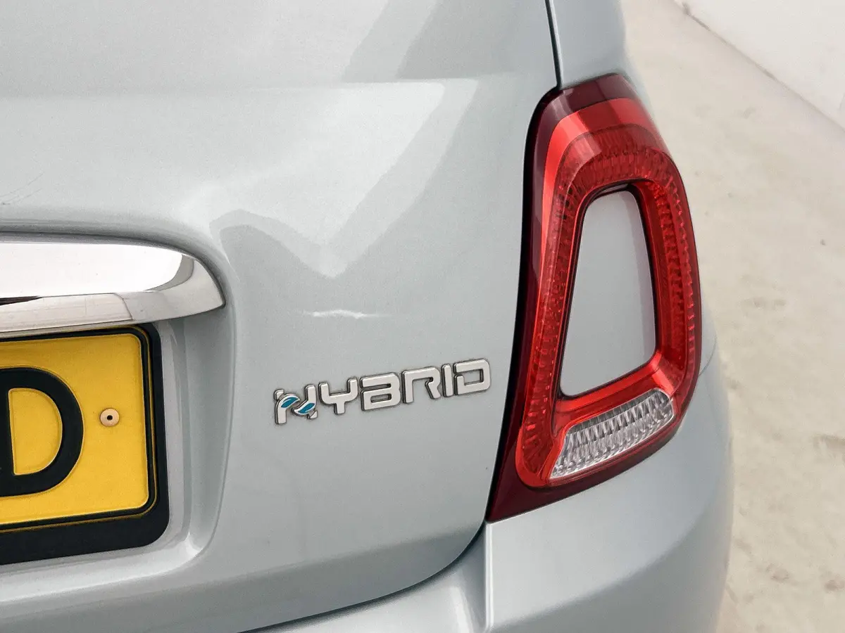 1.0 Hybrid Dolcevita Finale 69 PK | 1e eigenaar | Panoramadak | Apple carplay | Android auto | Airco | Parkeersensoren | Lichtmetalen velgen | DAB |